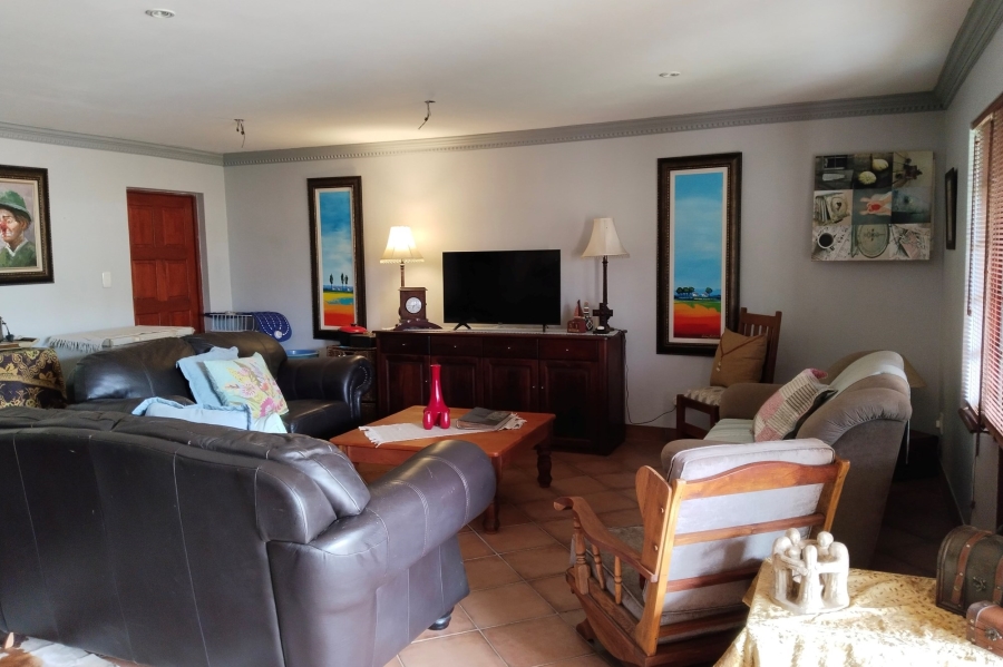 5 Bedroom Property for Sale in Meerhof North West